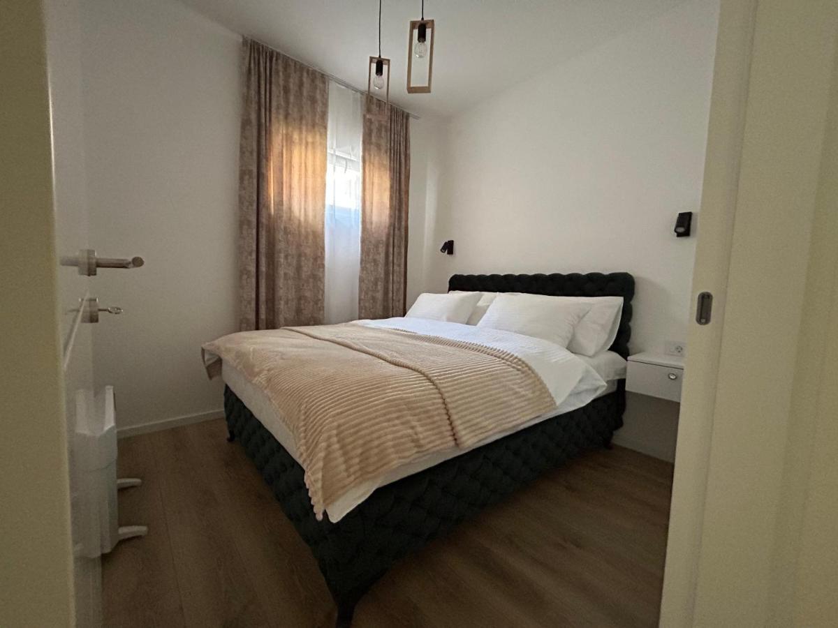 La Casa Apartments Ягодина Екстериор снимка