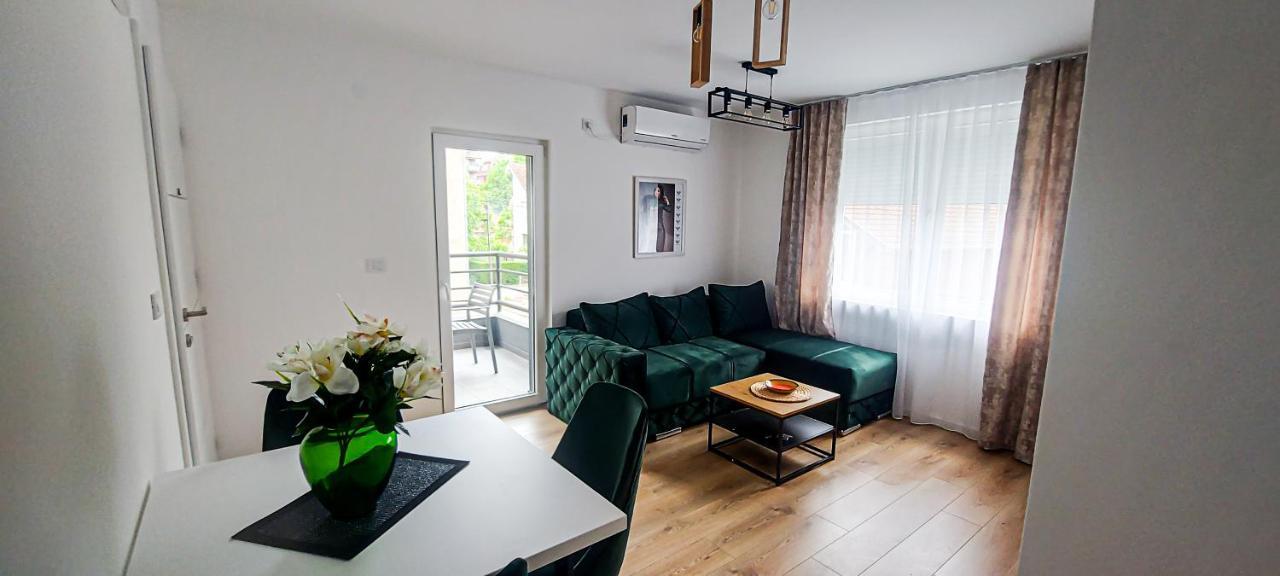La Casa Apartments Ягодина Екстериор снимка